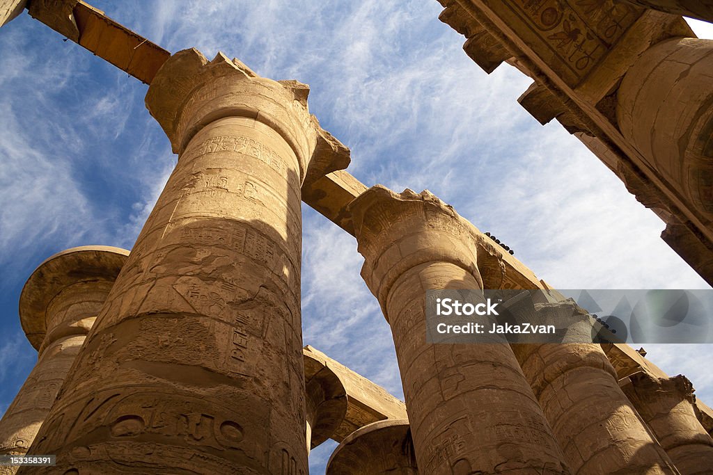 Grande Sala ipostila-al Tempio di Karnak - Foto stock royalty-free di Africa