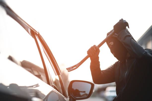 Thieves use shackles to break into stolen cars
