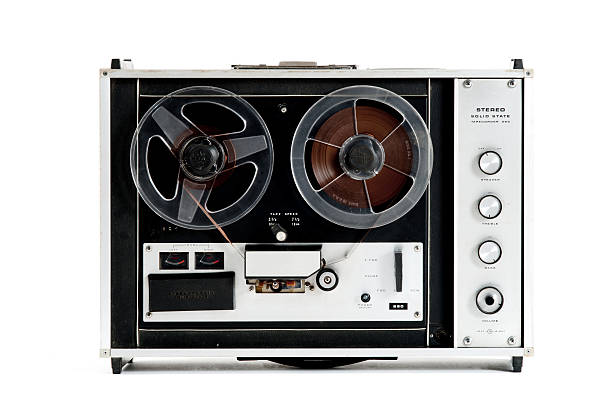 ascoltare musica stereo con spirale - reel to reel tape foto e immagini stock