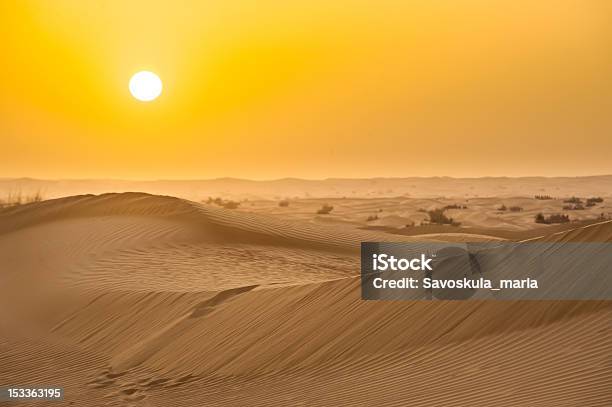 Песчаные Дюны В Пустыне — стоковые фотографии и другие картинки Азия - Азия, Арабеска, Аравия