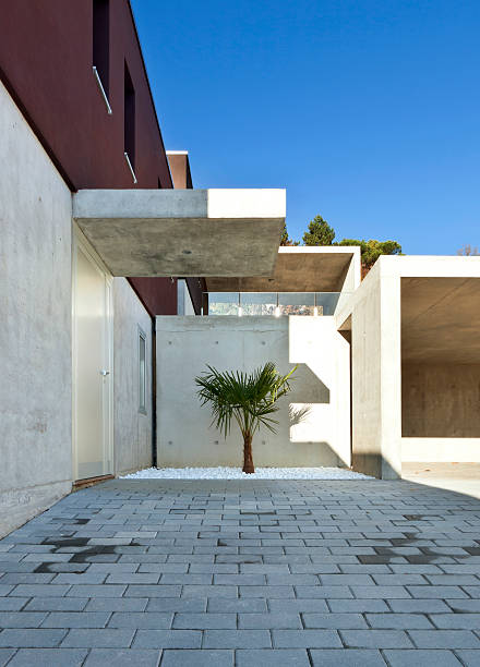 istock house, entrance from outside 153367207