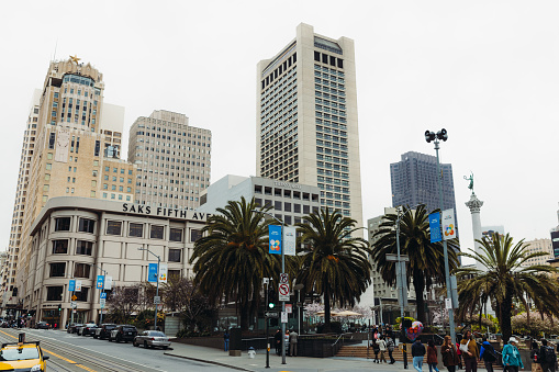 March 18, 2023: walking the main square in the centre of San Francisco, California with stores, hotels, restaurants and boutiques