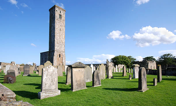 st. andrews abbey in scozia - uk cathedral cemetery day foto e immagini stock