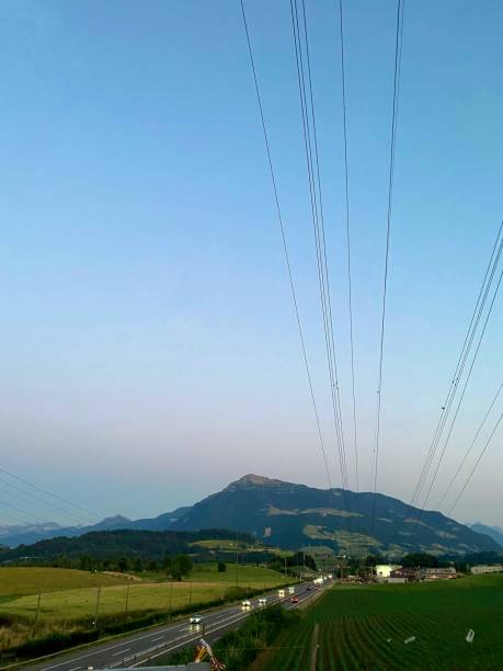 road to the mountains
