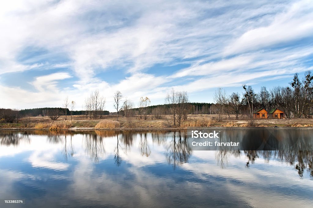 Lugar tranquilo en el lago - Foto de stock de Agua libre de derechos