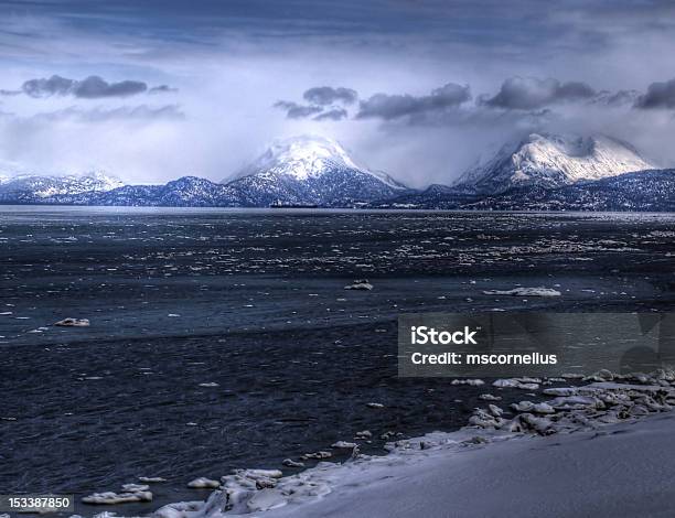 マッド湾の春 - アラスカのストックフォトや画像を多数ご用意 - アラスカ, キーナイ山脈, カチェマック湾