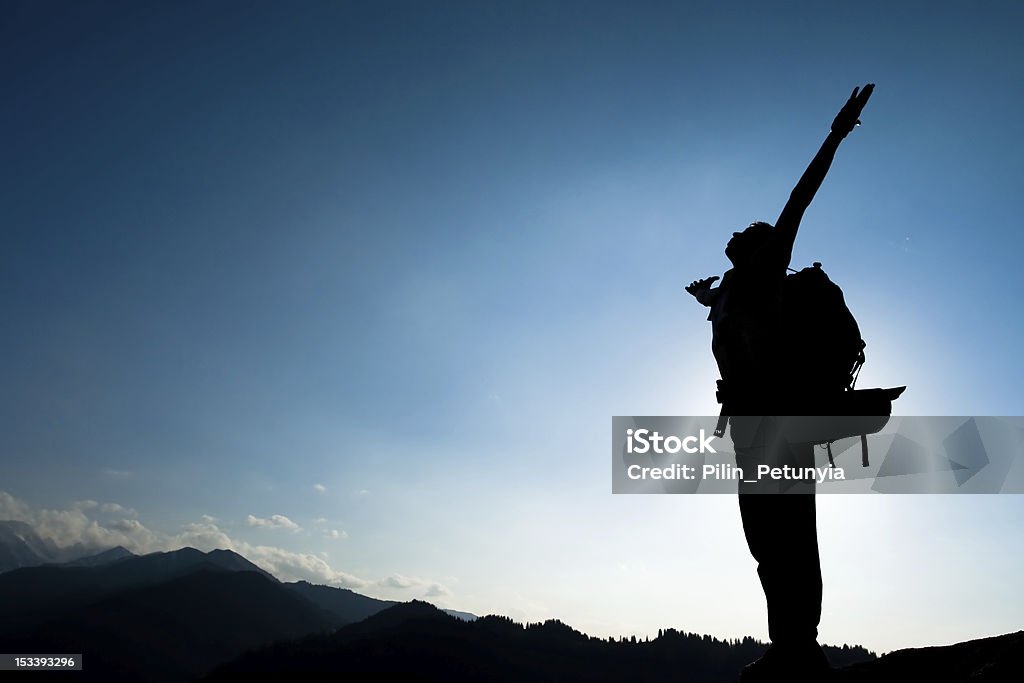 Silhueta de escalada Jovem Adulto na Cimeira - Royalty-free Adolescente Foto de stock