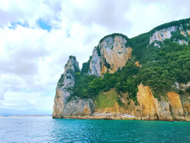 istock rock on the sea 1534145324