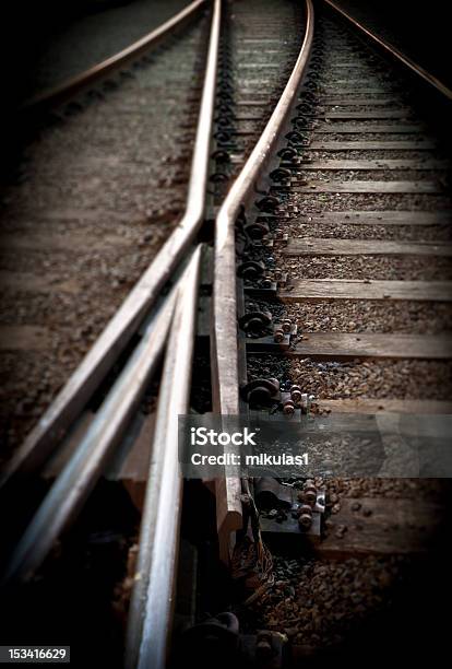 Linea Ferroviaria Crossing - Fotografie stock e altre immagini di Acciaio - Acciaio, Ambientazione esterna, Assenza