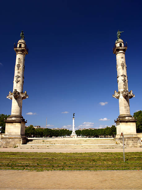 istock Place des Quinconces à Bordeaux 153423119