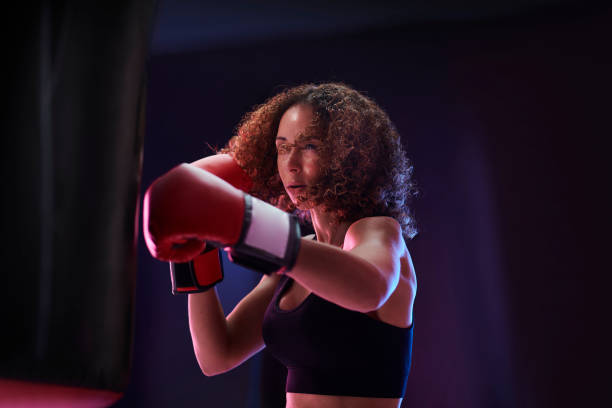 boxercise woman boxercise woman boxercise stock pictures, royalty-free photos & images