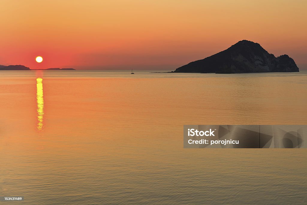Alba in mare - Foto stock royalty-free di Acqua