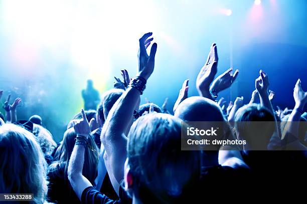 Multidão De Concerto - Fotografias de stock e mais imagens de Adolescente - Adolescente, Adolescência, Ambiente