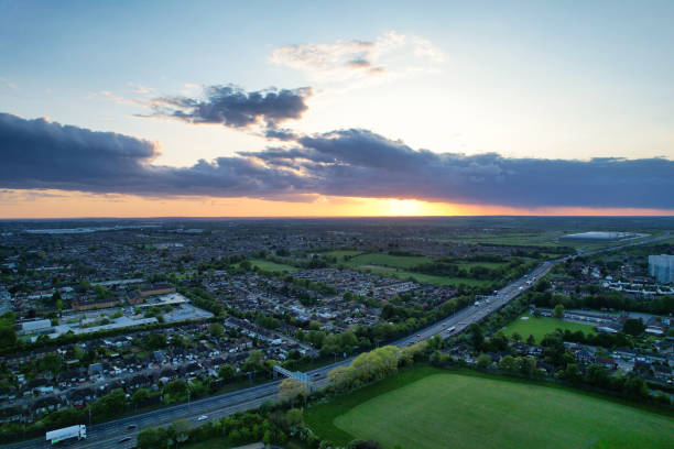 aerial view of luton city during sunset - escaping the rat race imagens e fotografias de stock