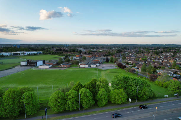 aerial view of luton city during sunset - escaping the rat race imagens e fotografias de stock