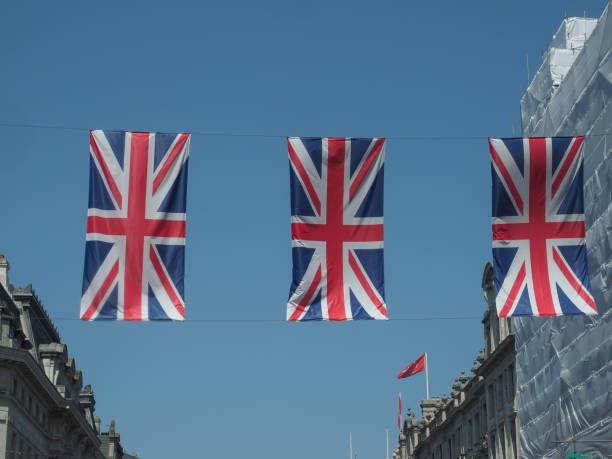 coronation flags in regent street in london - corrie imagens e fotografias de stock