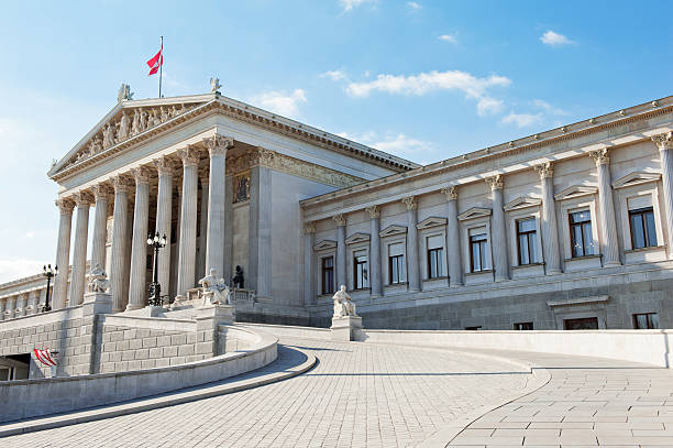 parlamento de viena - austrian parliament imagens e fotografias de stock