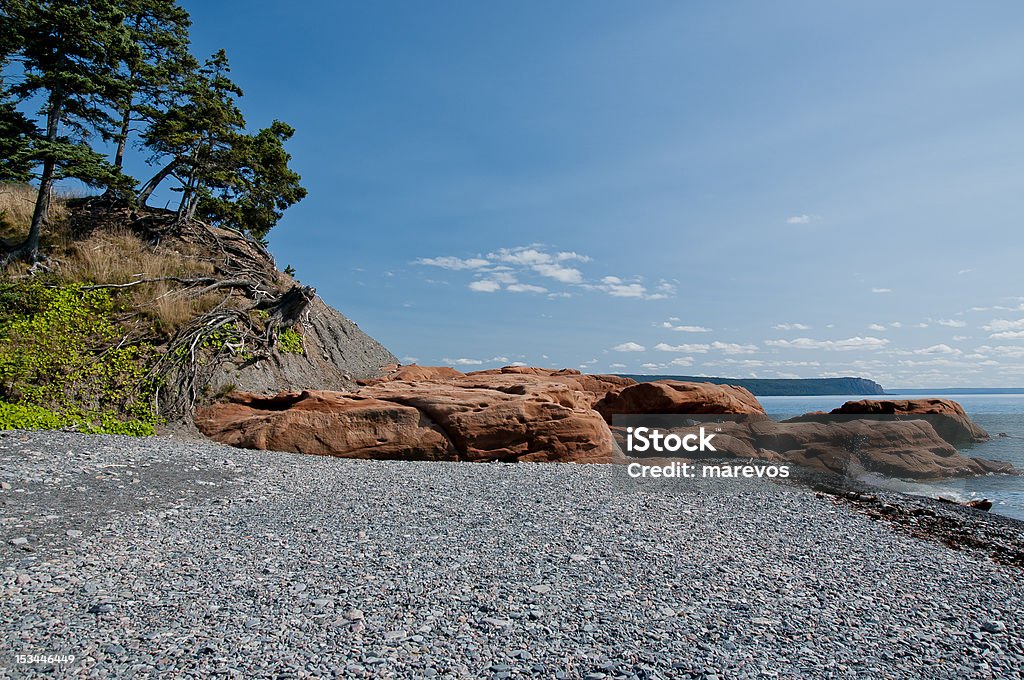 Capo Chignecto s red rock beach - Foto stock royalty-free di Ambientazione esterna