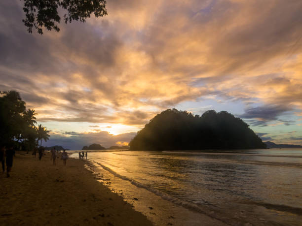 istock Sunset in El Nido, Palawan, Philippines 1534521481