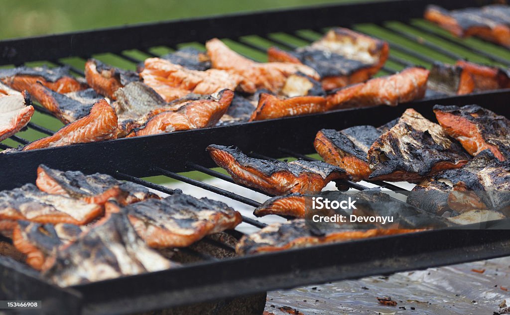 Salmone alla griglia per Barbecue - Foto stock royalty-free di Alla griglia