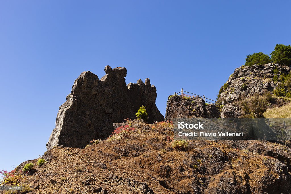 Forma de bastão-formação rochosa contra o céu azul, El Hierro - Royalty-free Ao Ar Livre Foto de stock