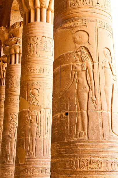 column of philae-tempel - esna stock-fotos und bilder