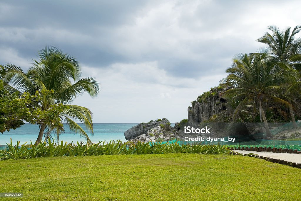 Tulum vista panoramica le rovine del sito - Foto stock royalty-free di Acqua