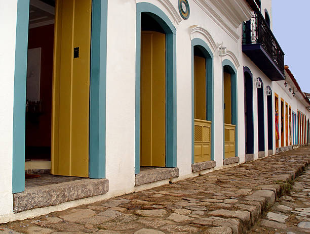 istock STREET OF PARATY 153477384