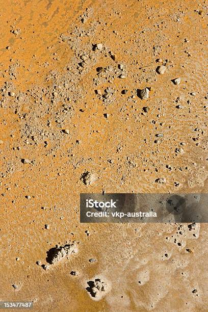 Sembra Marsgiallo Arrugginito Piastra In Acciaio E Sporco - Fotografie stock e altre immagini di Acqua