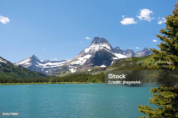 Montanhas Parque Nacional Do Glaciar Montana - Fotografias de stock e mais imagens de Ao Ar Livre - Ao Ar Livre, Azul, Cor verde