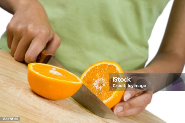 Ragazza Taglio Arancione - Fotografie stock e altre immagini di Adulto - Adulto, Affamato, Alimentazione sana