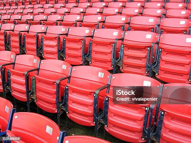 De Bancos - Fotografias de stock e mais imagens de Estádio Fenway Park - Estádio Fenway Park, Assento, Admirar a Vista