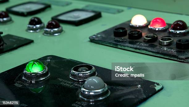 Electricidad Panel De Control Foto de stock y más banco de imágenes de Gráfico - Gráfico, Sala de control, Botón - Mercería