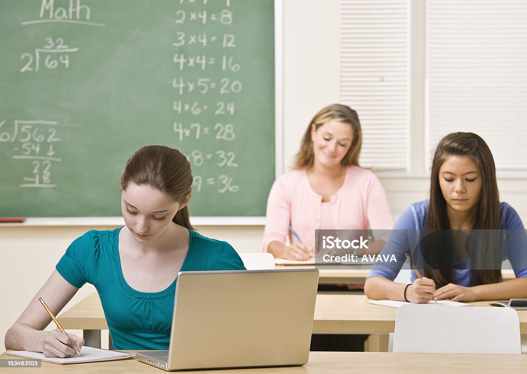 Schüler Lernen im Klassenzimmer - Lizenzfrei Ausbilder Stock-Foto