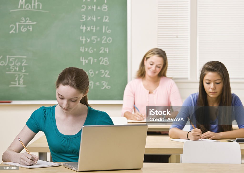 教室で勉強する学生の - 30代のロイヤリティフリーストックフォト