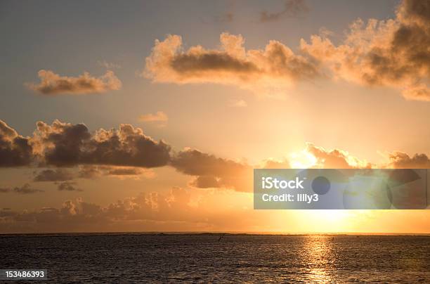 Pôr Do Sol Sobre O Oceano Pacífico Do Sul - Fotografias de stock e mais imagens de Ambiente dramático - Ambiente dramático, Anoitecer, Ao Ar Livre