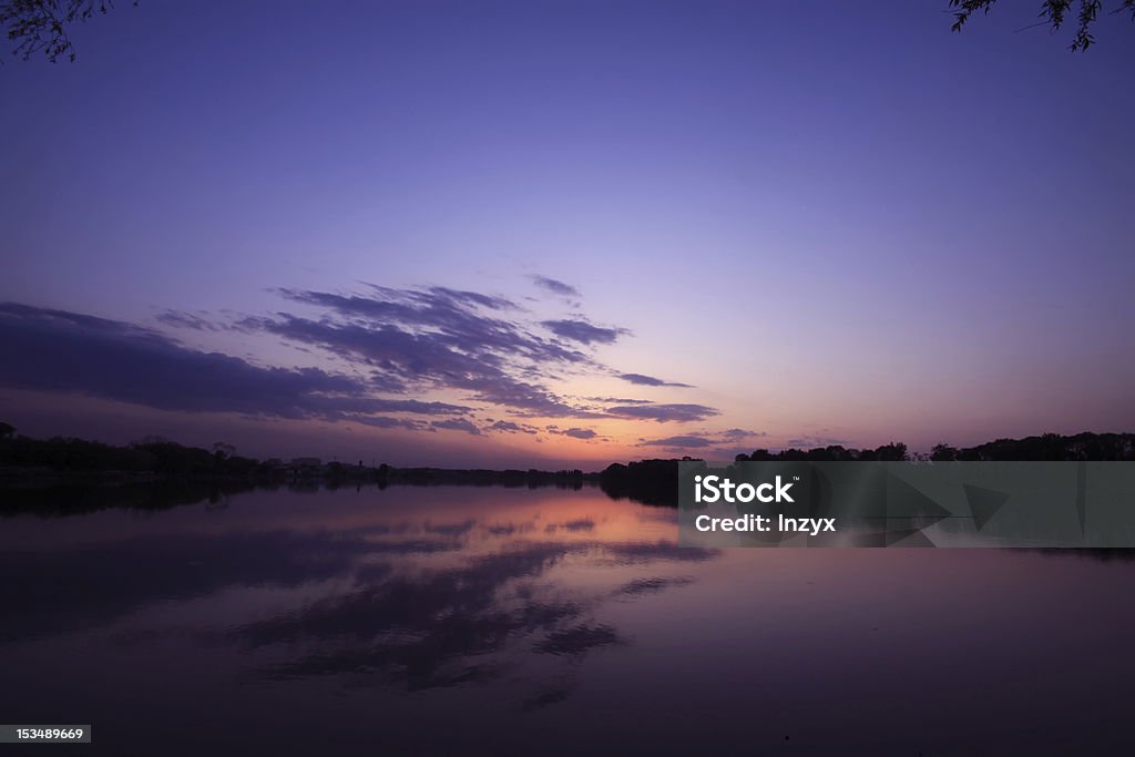 Hermoso nubes en la noche - Foto de stock de Agua libre de derechos