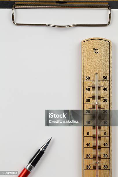 Medida De Temperatura Foto de stock y más banco de imágenes de Educación - Educación, Meteorología, Termómetro