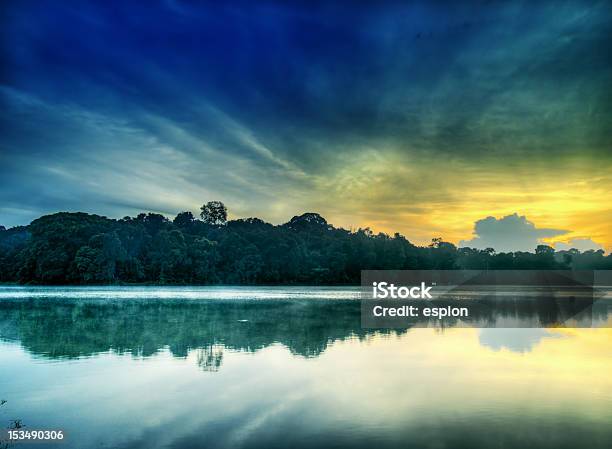 Despierte Con El Amanecer Foto de stock y más banco de imágenes de Agua - Agua, Agua estancada, Aire libre