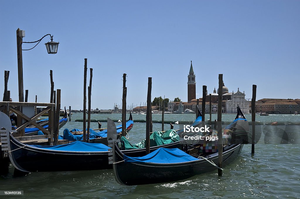 Gondolas на лагуну, Венеция, Италия - Стоковые фото Без людей роялти-фри