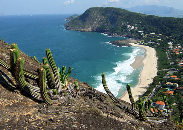 istock Itacoatiara beach view of Costao Mountain top 153494572