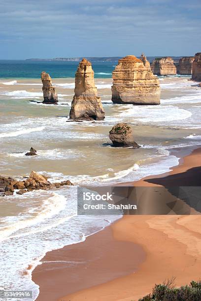 Os Doze Apostles - Fotografias de stock e mais imagens de Austrália - Austrália, Formação rochosa Twelve Apostles, Número 12