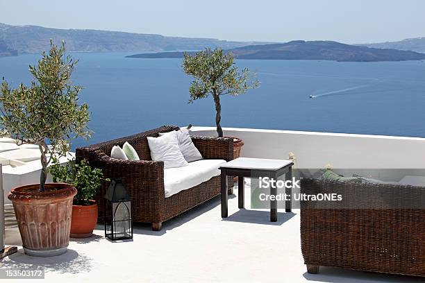 Terrasse Mit Blick Auf Das Meer Oia Dorf Santorini Griechenland Kykladen Inselgruppe Stockfoto und mehr Bilder von Stadt