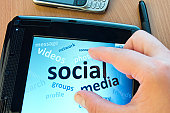 social-media-konzept.jpg?b=1&s=170x170&k=20&c=RjlMBTOCRMoOLsKBjapVsx76drJ9VMsUVdAKdq3NWn0=