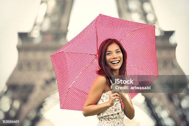 Photo libre de droit de Femme De Tour Eiffel À Paris banque d'images et plus d'images libres de droit de 25-29 ans - 25-29 ans, Adolescent, Adulte