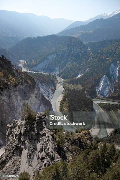 ライン渓谷rheinschlucht Xxxl - Ruinaultaのストックフォトや画像を多数ご用意 - Ruinaulta, アイアンブリッジ, カラー画像