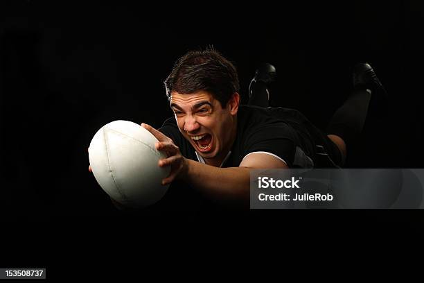 Rugby Playertauchgänge Mit Dem Ball Stockfoto und mehr Bilder von Rugby - Sportart - Rugby - Sportart, Fotografie, Horizontal