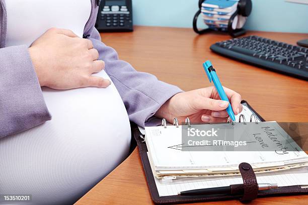 In Maternità - Fotografie stock e altre immagini di Congedo di maternità - Congedo di maternità, Incinta, Legge