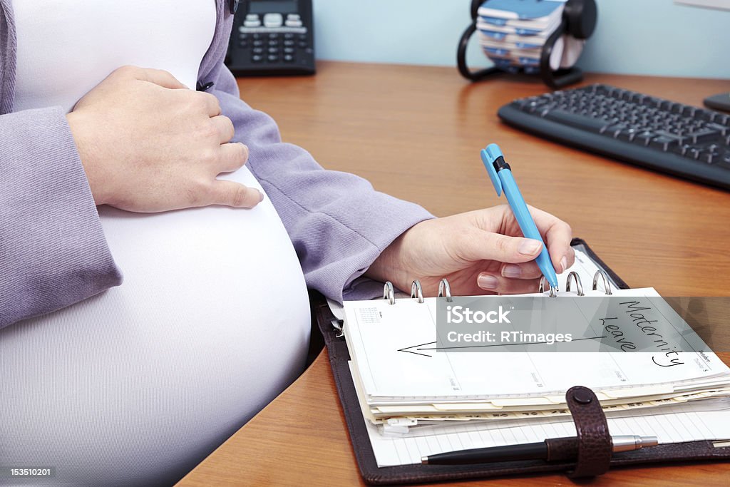 Отпуск по беременности и родам - Стоковые фото Отпуск матери по уходу за ребёнком роялти-фри
