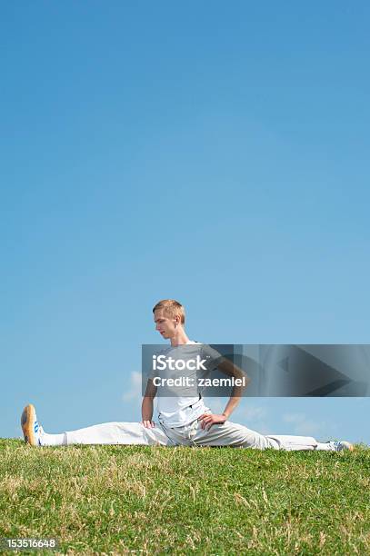 Foto de Treinamento Da Manhã Ao Ar Livre e mais fotos de stock de Adulto - Adulto, Atividade, Azul